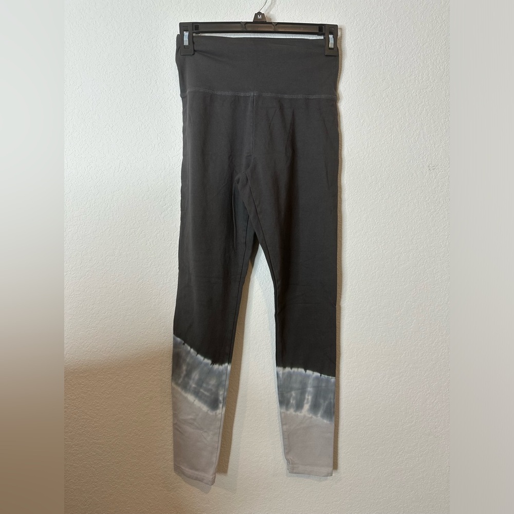 Women’s leggings. High rise. Size M.
